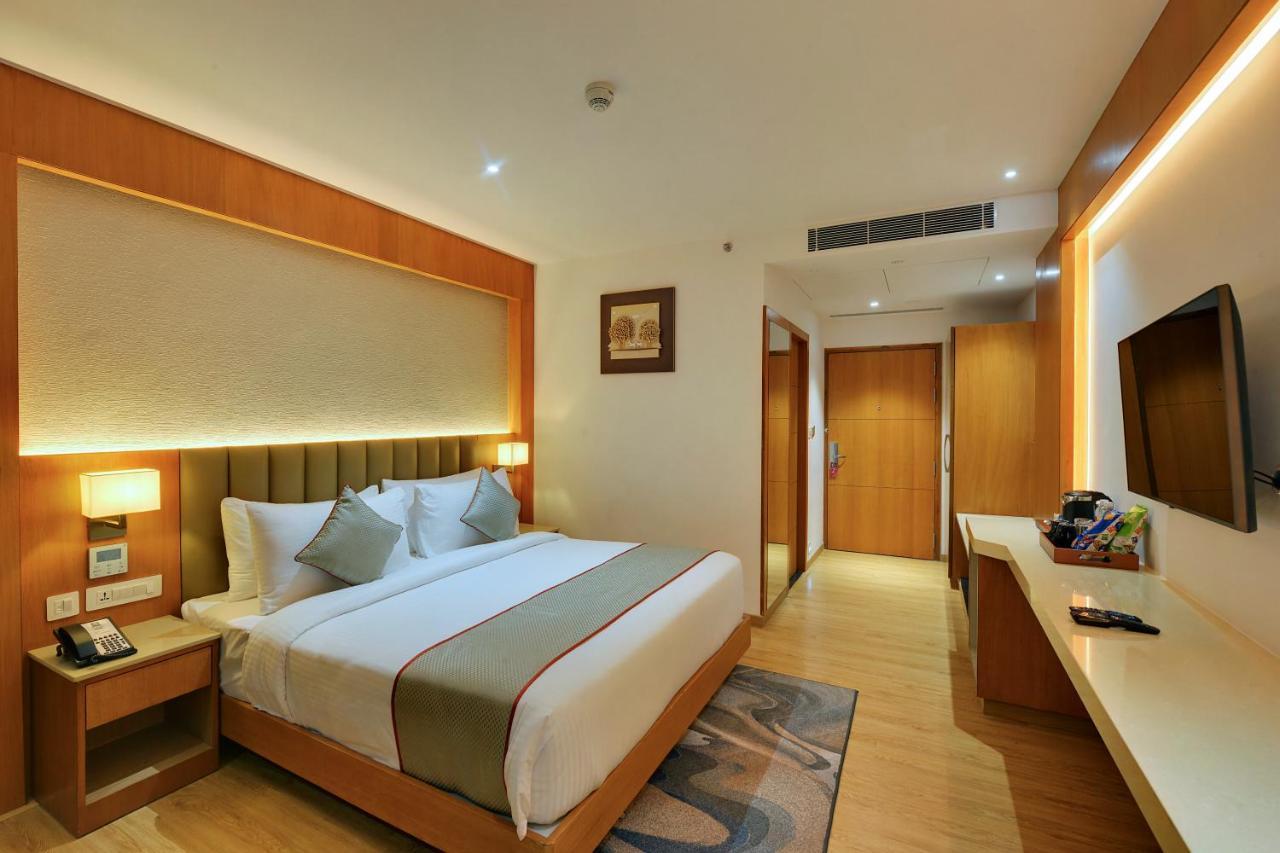 Clarion Hotel Bangalore Yesvantpur Bagian luar foto
