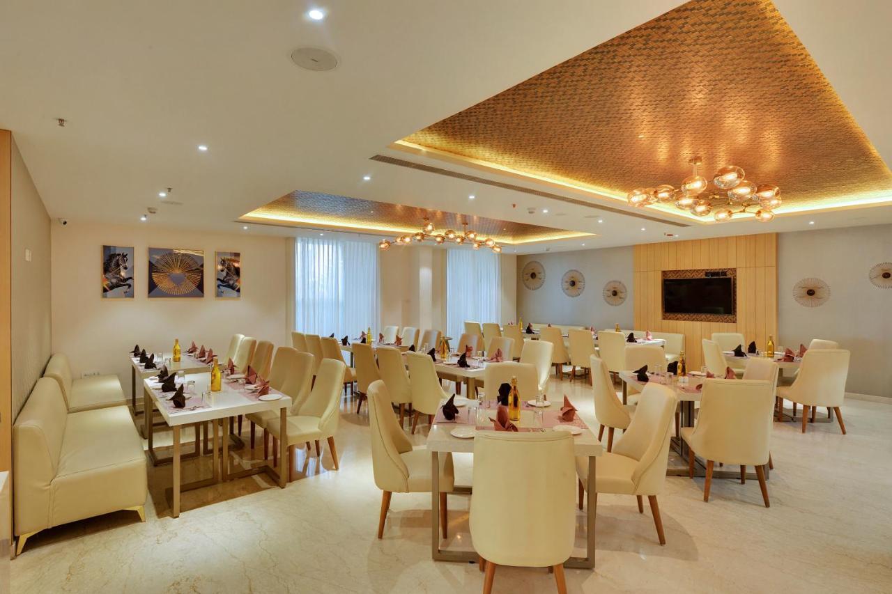 Clarion Hotel Bangalore Yesvantpur Bagian luar foto