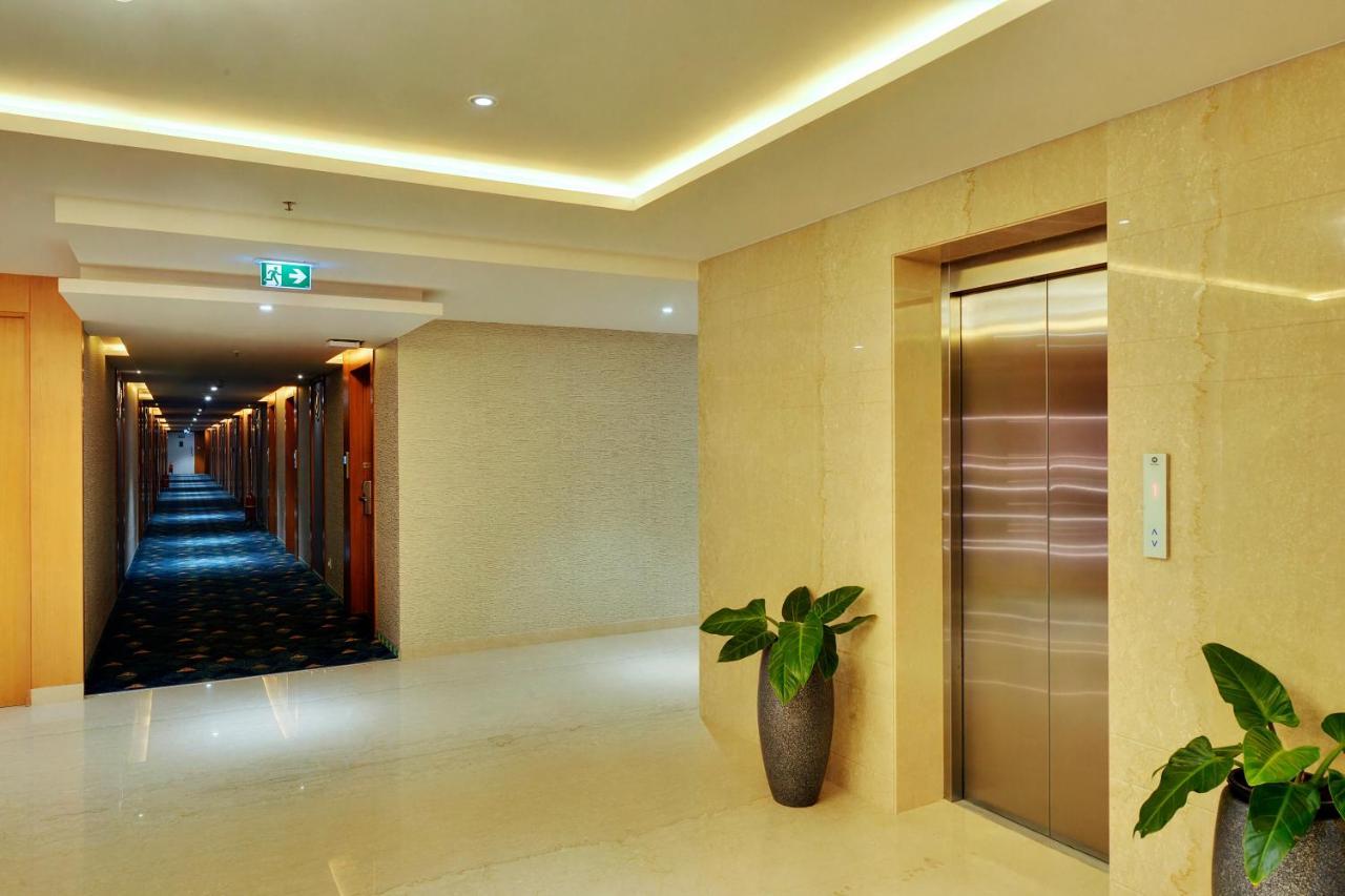 Clarion Hotel Bangalore Yesvantpur Bagian luar foto