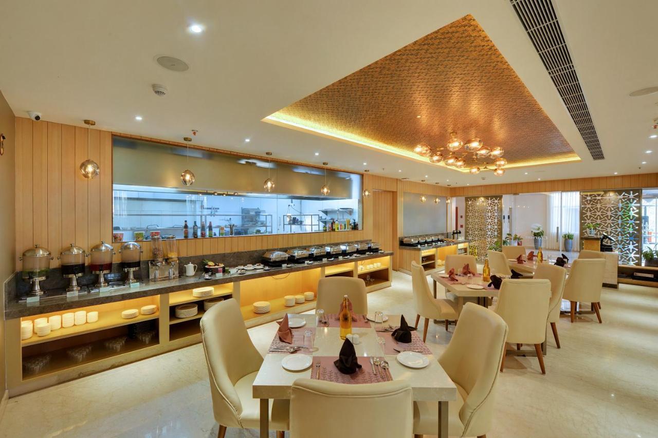 Clarion Hotel Bangalore Yesvantpur Bagian luar foto