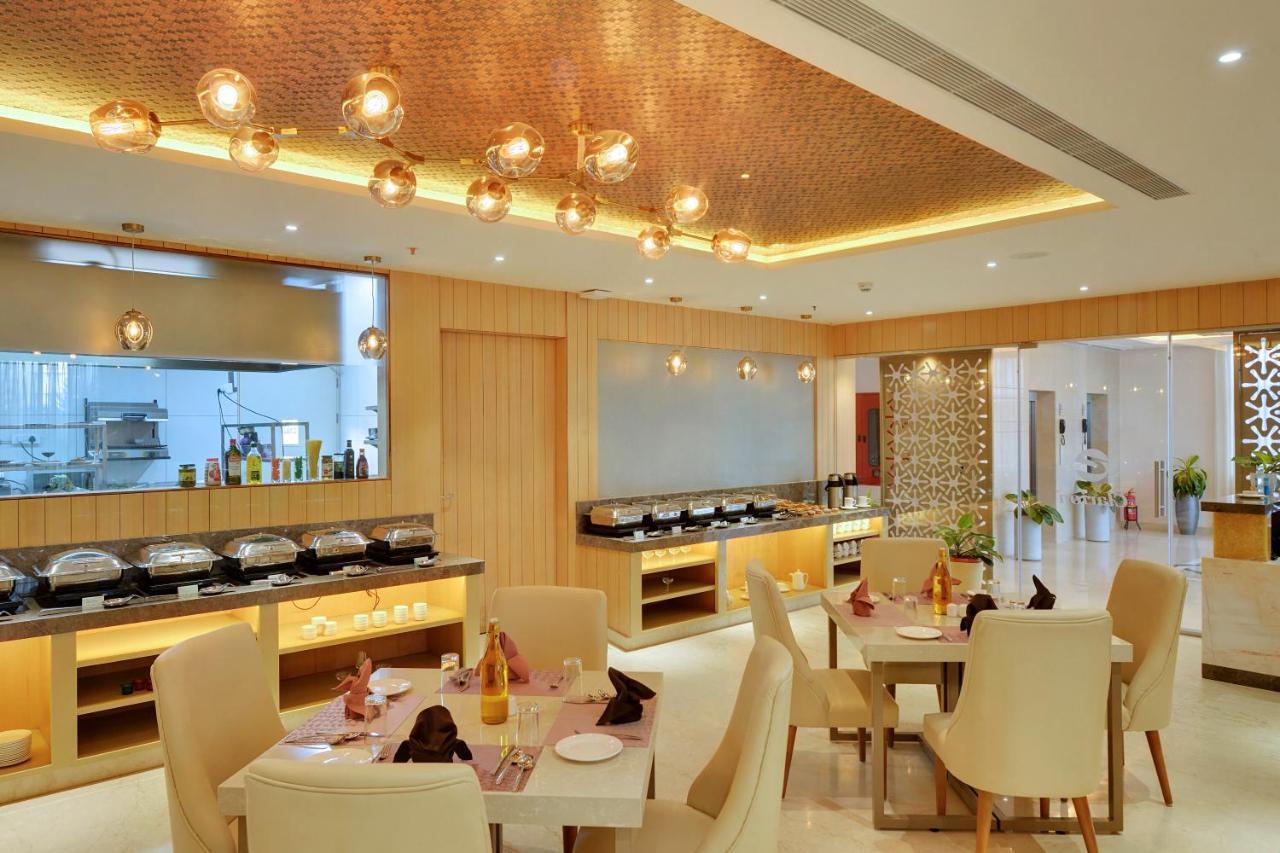 Clarion Hotel Bangalore Yesvantpur Bagian luar foto