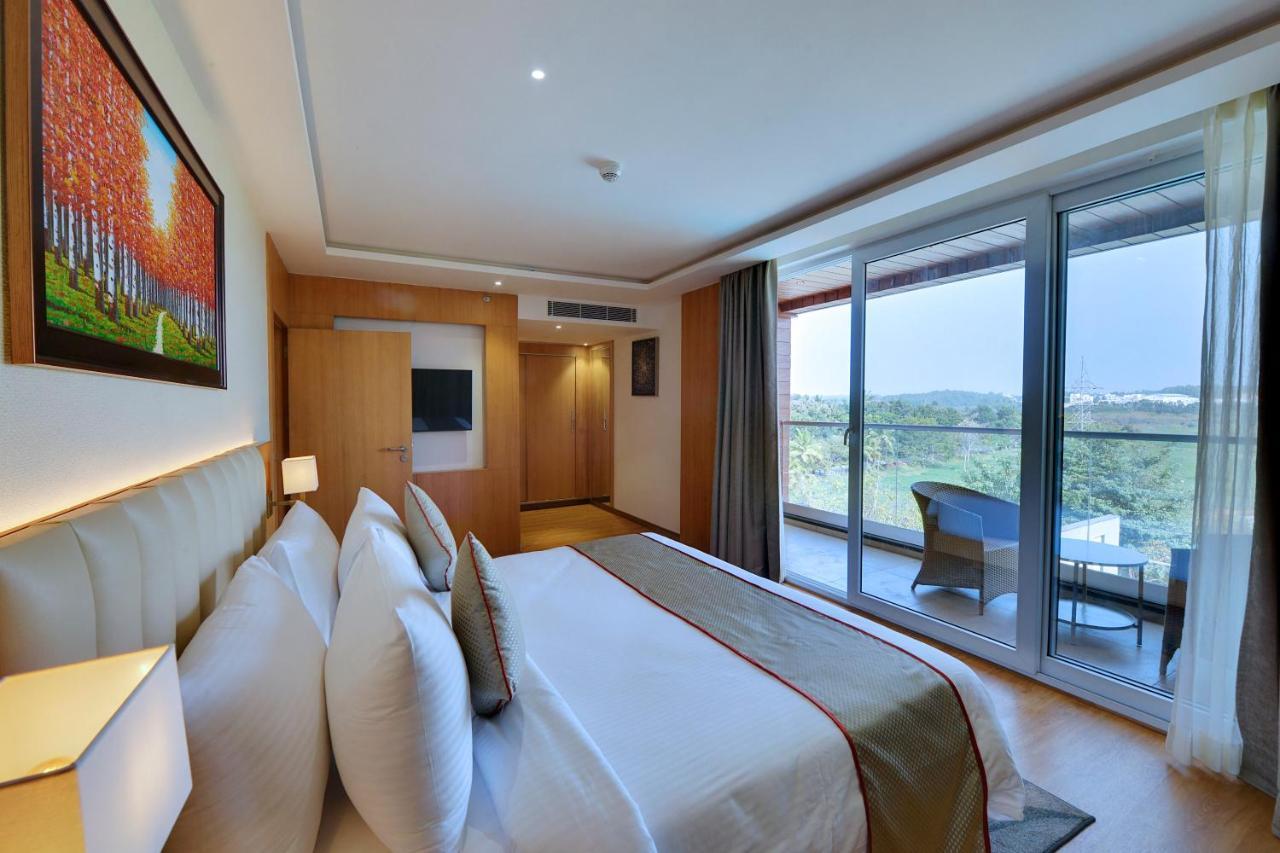 Clarion Hotel Bangalore Yesvantpur Bagian luar foto