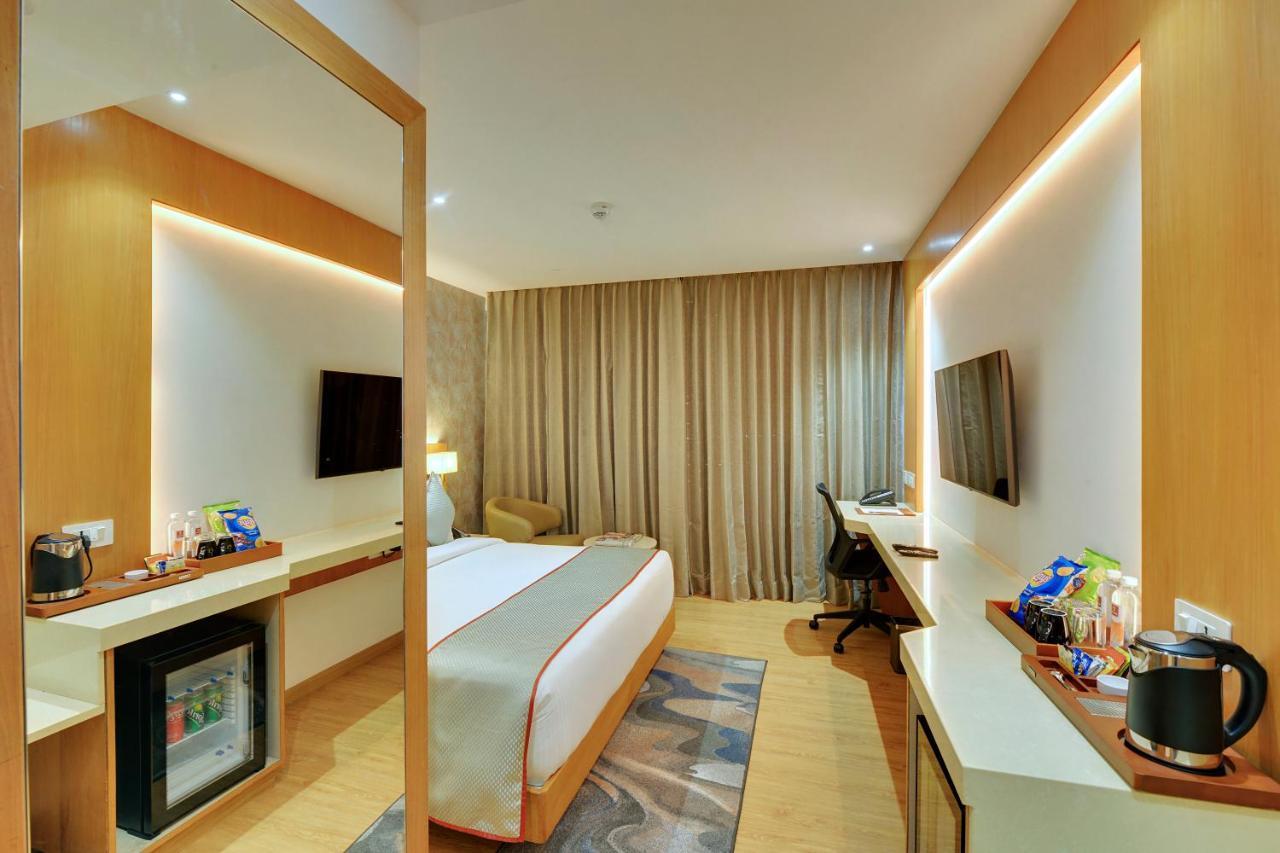 Clarion Hotel Bangalore Yesvantpur Bagian luar foto
