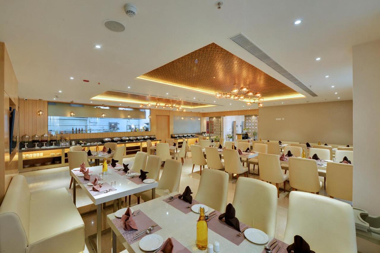 Clarion Hotel Bangalore Yesvantpur Bagian luar foto